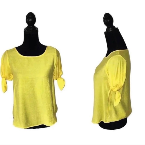 Yellow short sleeve top - Picture 2 of 3
